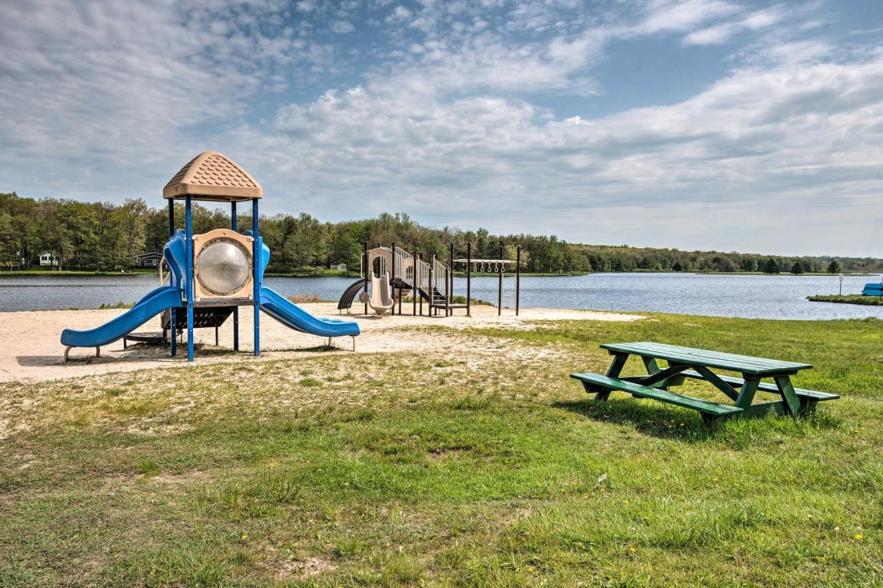 Pocono Mountain Escape With Game Room Walk To Lake! Albrightsville Buitenkant foto